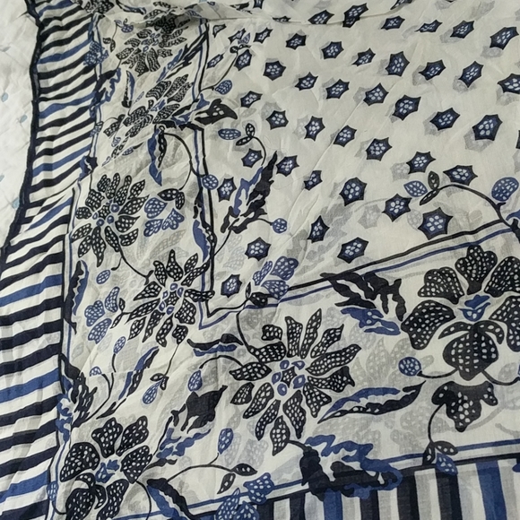 Scarf - Picture 2 of 2